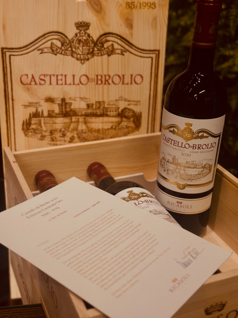 Caixa Especial Castello di Brolio com 3 garrafas | Via Vini